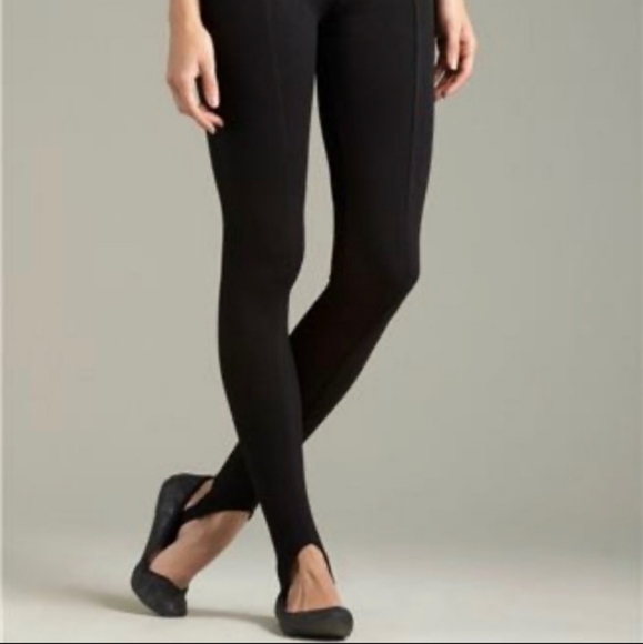 Romeo & Juliet Couture Pants - Romeo + Juliet Couture Black Stirrup Leggings SZ M